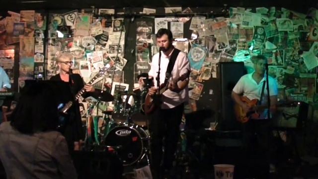 Green Apple Asylum: Locked Out Of Heaven (Bruno Mars Cover) смотреть онлайн