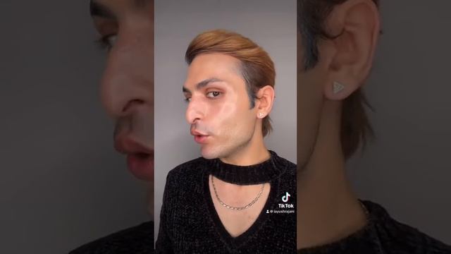 MAC - Strobe Dewy Skin Tint смотреть онлайн