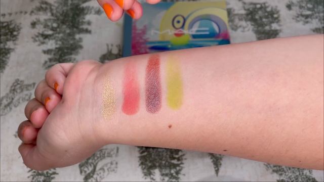 Mac Cosmetics CONNECT IN COLOUR EYE SHADOW PALETTE: HI-FI COLOUR Swatches