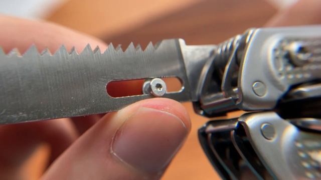 Adding thumbstuds to the Leatherman Free P4 and Arc смотреть онлайн