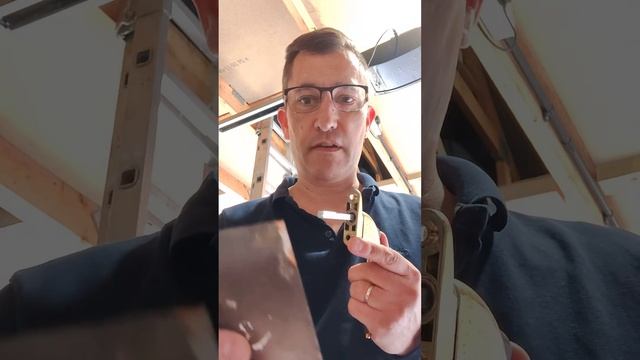 Replace broken window handle - Anglian Windows смотреть онлайн