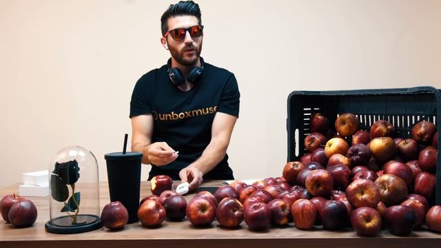 The Real Taste of Apple Wireless Charging Case for Airpods смотреть онлайн