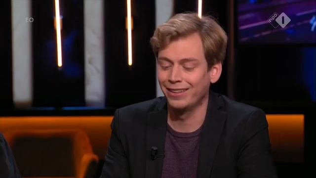 Journalist Tim Wagemakers werkte om de hoek van de Applestore in Amsterdam | Op1 смотреть онлайн