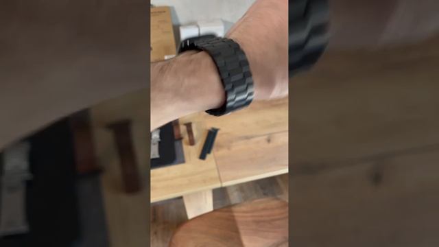 Брутальный металлический ремешок для Apple Watch 42/45 мм смотреть онлайн