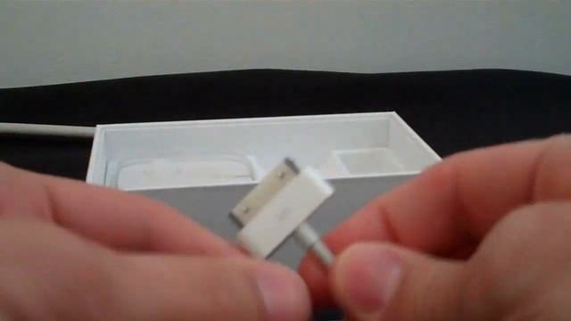 What's in the iPhone 5 box? demo by @matthewperosi смотреть онлайн