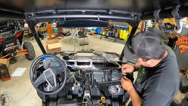 RZR Sound System install. смотреть онлайн