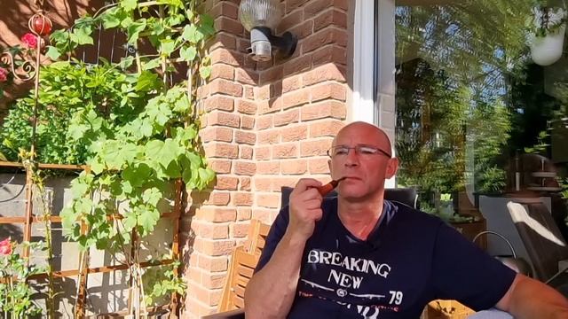 Eine gemütliche Sommerpfeife mit Tabak-Vorstellung смотреть онлайн