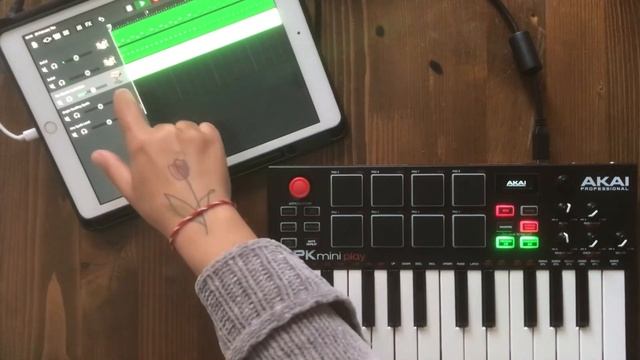 A-ha - Take on me (akai mpk mini play + ipad 7 garageband) смотреть онлайн