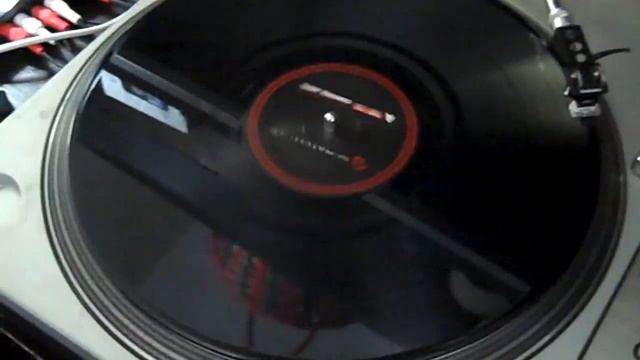 Virtual DJ, Torq Connectiv Hardware and Serato Control Vinyls смотреть онлайн