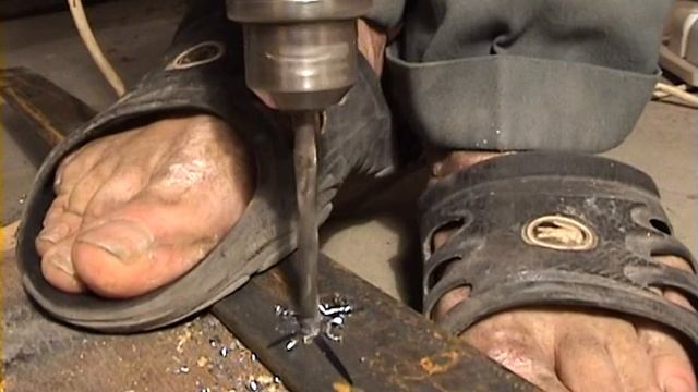 Сверление отверстий в стали Drilling holes in steel смотреть онлайн