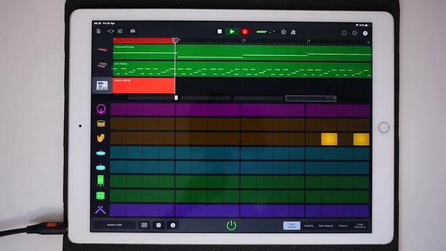 The Weeknd - Blinding Lights on iPad Pro (GarageBand 2020) - How To Make In 5 Minutes смотреть онлайн