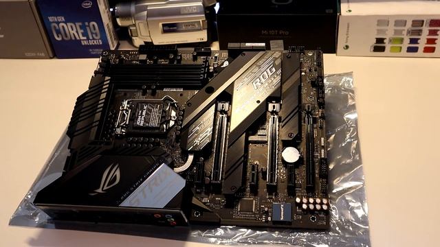 UNBOXING & SPECS | Asus ROG STRIX Z490F Gaming | Italiano смотреть онлайн