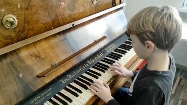 Koncert od doma: Mark Umek, klavir, 1. razred; J. Pierpont: Jingle Bells смотреть онлайн