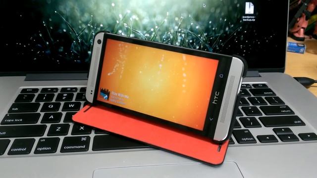 HTC One Music Player смотреть онлайн