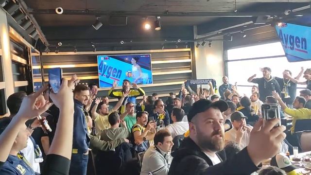 Sen Damarımda Kanımsın, Sen Fenerbahçe Canımsın, Sen Bütün Dünyaya İnat, Şampiyon Olacaksın... смотреть онлайн
