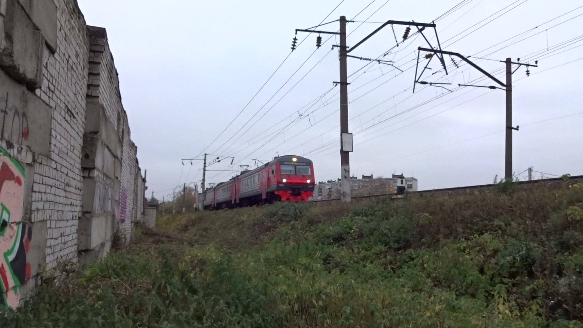 Электропоезд ЭД9Э-0047 на перегоне Нижний Новгород Московский - Толоконцево смотреть онлайн