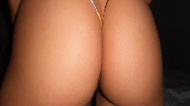 Pervertie Nymphomane En Chaleur Dans La Scène De Boule Coquine