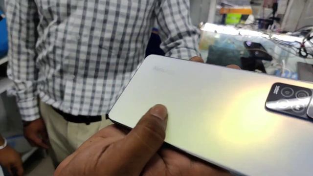 Mobiles सस्ते रेट में Android और iPhone | Mobile Market Chandigarh | Phone Market Chandigarh смотреть онлайн