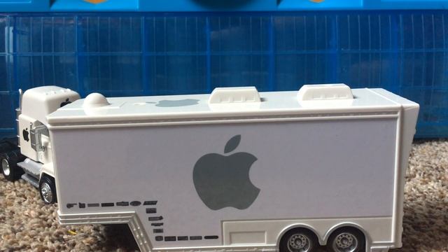 Apple Hauler (Custom) Disney Pixar Cars Die-Cast смотреть онлайн