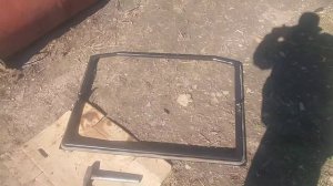 Ставлю новую рамку заднего стекла на МТЗ.