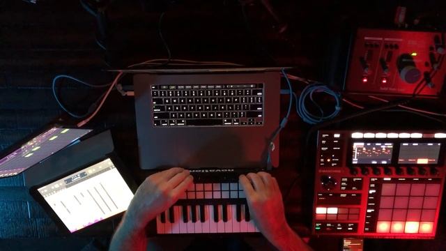 Jam session | Maschine+ | Logic Pro X | Launch Key Mini | Logic Remote смотреть онлайн