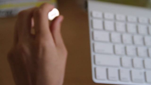2013 Apple Wireless Keyboard (unboxing) HD смотреть онлайн