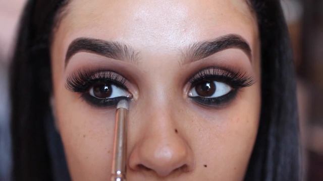 Classic Brown Smokey Eye + Contour and Highlight смотреть онлайн
