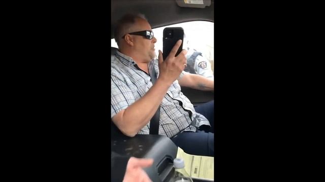 The Angriest Canadian Gets His Window Smashed By The Cops. смотреть онлайн
