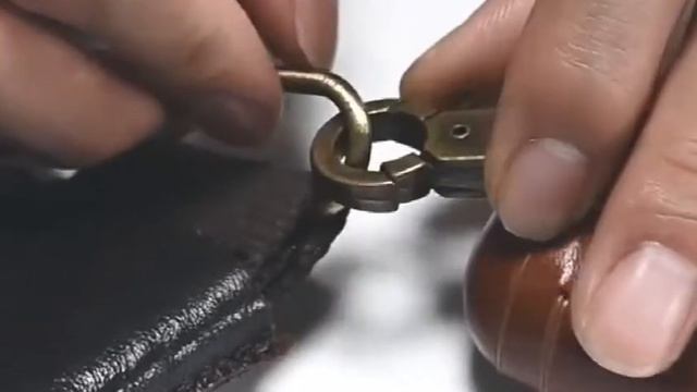 Leather Case for Apple AirPods смотреть онлайн