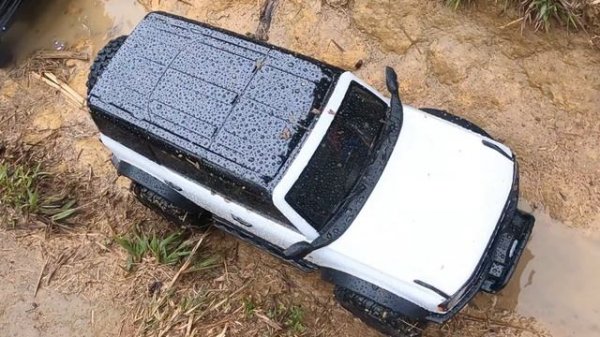 AXIAL SCX6 - Giant RC Crawler! Is It TOO Big?