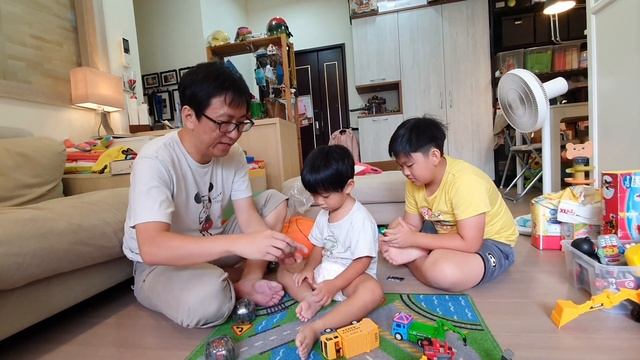 差點買到暇疵品 小廢物扭蛋開箱，為了湊免運比原本想買的還貴！ смотреть онлайн