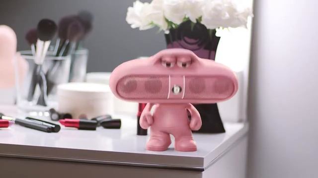 Реклама колонок Beats by Dr. Dre от Ники Минаж смотреть онлайн