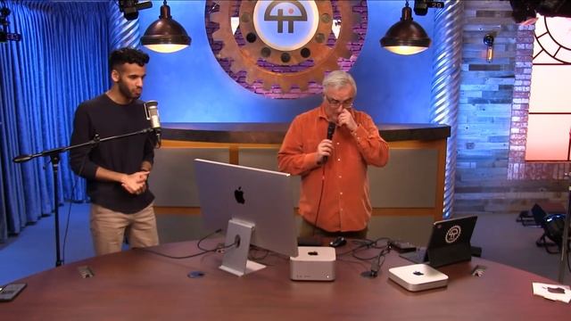 Mac Studio & Apple Studio Display Unboxing 'LIVE' смотреть онлайн