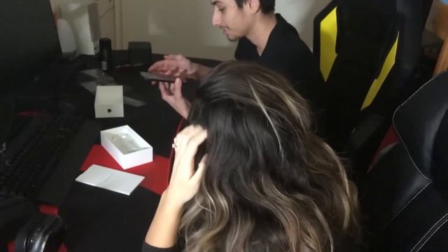 JAI ACHETÉ UN IPHONE XR POUR MA COPINE ! смотреть онлайн