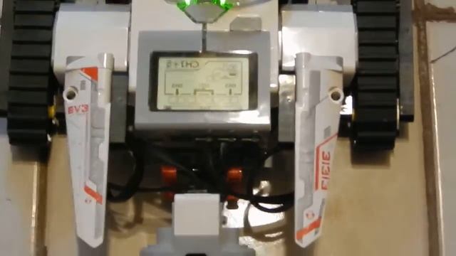 EV3 TRACK3R w/Remote смотреть онлайн