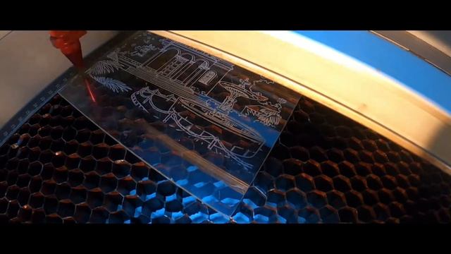 Runfablab trotec speedy 300 - Gravure sur verre смотреть онлайн