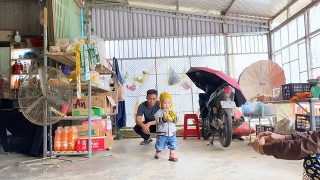 Abandoned child - Bap goes with his grandmother to sell gac fruit/Bap's mother harvests pumpkins смотреть онлайн