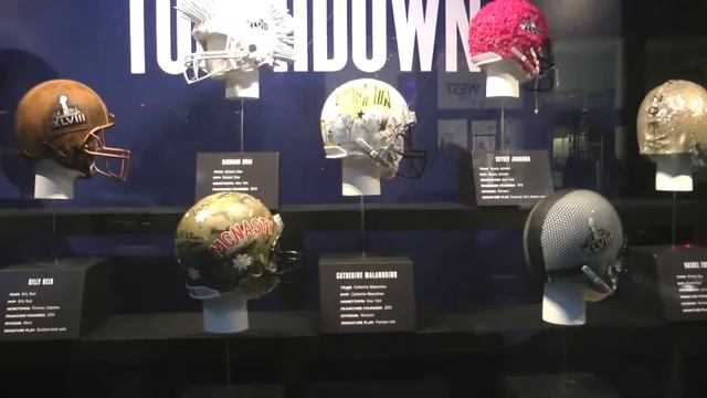 Bloomingdale's, New York City - NYC Tour - Fashion Window Walking Tour - Super Bowl 2014 смотреть онлайн