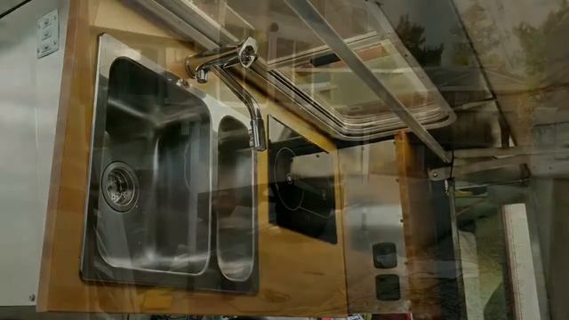 Land Rover 101 fc expedition camper build смотреть онлайн