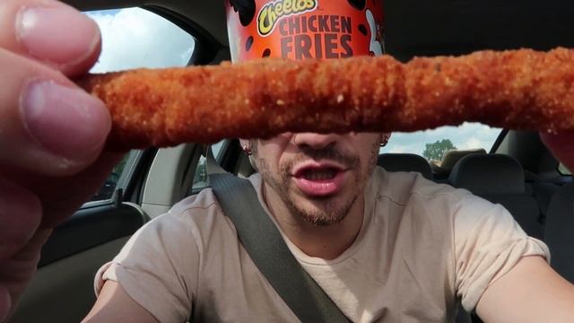 BURGER KING CHEETOS CHICKEN FRIES TASTE TEST!! смотреть онлайн