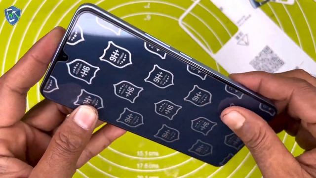 iqoo z7 screen guard || back or camera protector: Step by step installation смотреть онлайн