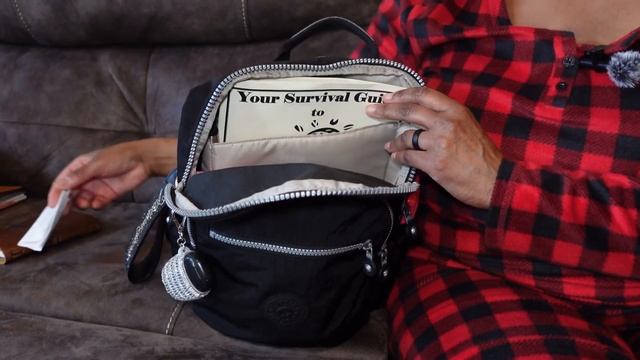 What's in my bag | Kipling Seoul small backpack смотреть онлайн