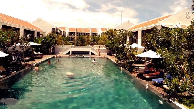 Ancient House Village Resort смотреть онлайн