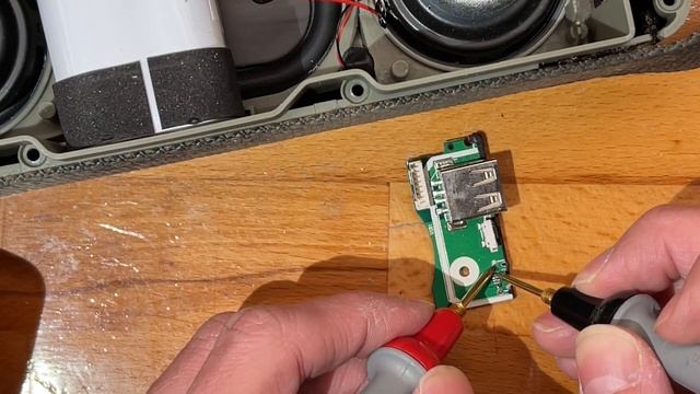 Fixing a HAMA Bluetooth Speaker [or how not to use a PD Trigger] смотреть онлайн