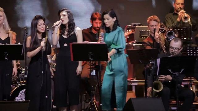 "Don't Sit Under The Apple Tree" - Aniko Dolidze Big Band & Vocal Trio смотреть онлайн