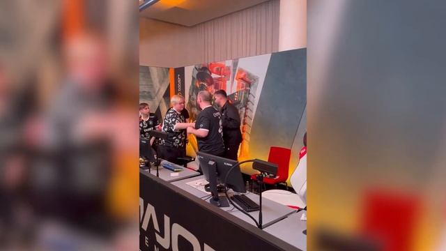 реакция спирит на победу над клаудами смотреть онлайн