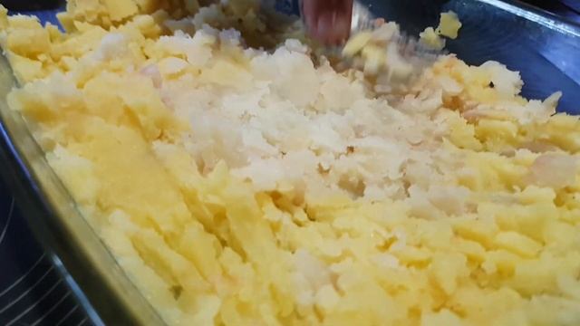 Вкуснейший САЛАТ ТУНЕЦ ПОД ШУБОЙ #тунец #салат #салаты #картошка #морковка #свекла #лук #еда