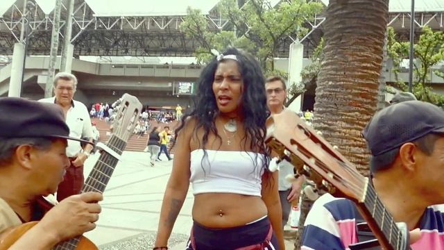 PARQUE DE BERRIO MUSICAL смотреть онлайн