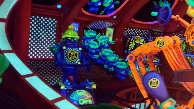 Buzz Lightyear's Space Ranger Spin - Full Ride Experience (Magic Kingdom / Walt Disney World) смотреть онлайн