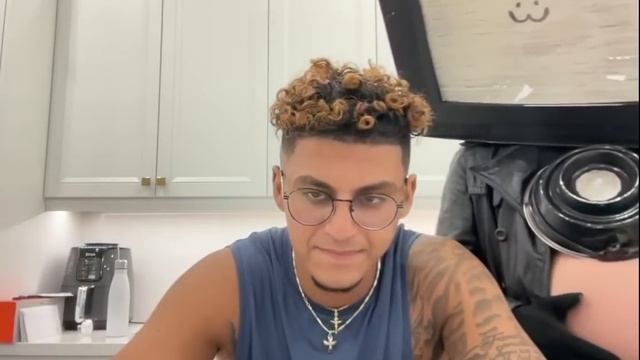 TV WOMAN PREGNANCY LIVESTREAM!